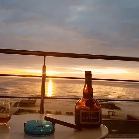 Summerland Sea View Apartament *